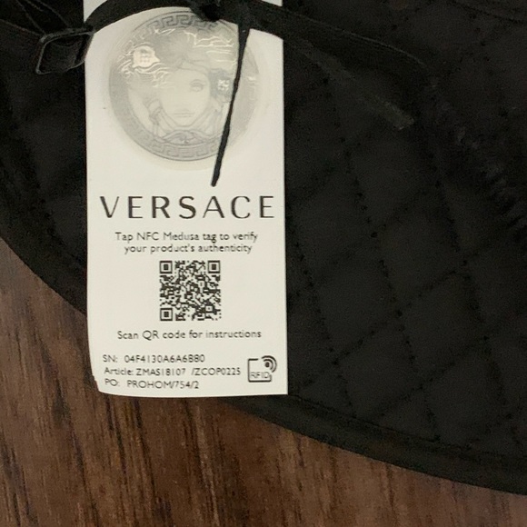 Versace Medusa Amplified Eye mask - Picture 12 of 15
